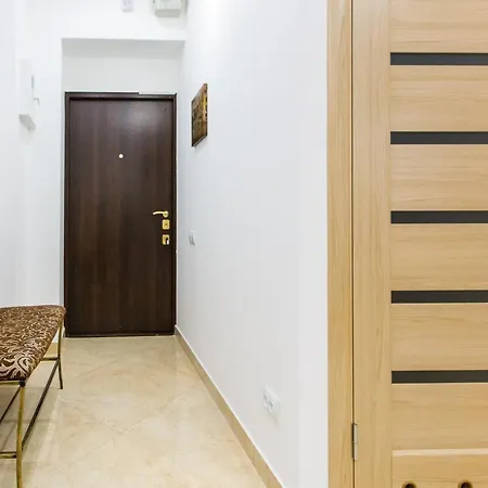 Apartment Avangard Kulisha 6b