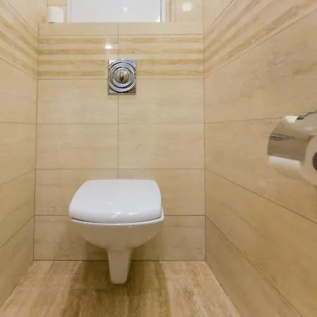 Avangard Kulisha 6b Apartment *