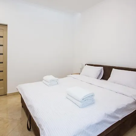 Avangard Kulisha 6b Apartment *