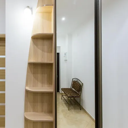 Apartment Avangard Kulisha 6b *